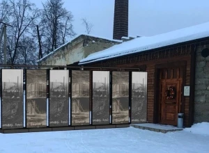 СТЕНДОВАЯ ЭКСПОЗИЦИЯ ДЛЯ АЛАПАЕВСКОГО ЖЕЛЕЗОДЕЛАТЕЛЬНОГО  ЗАВОД-МУЗЕЯ .